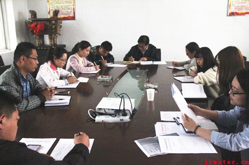 晉城市水務發(fā)展有限公司黨支部開展“兩學一做”專題學習會議